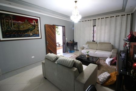 Casa à venda com 160m², 3 quartos e 8 vagasSala