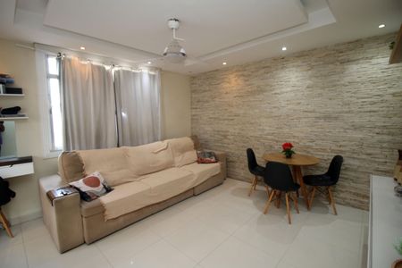 Apartamento à venda com 80m², 2 quartos e sem vagaSala