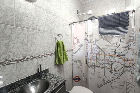 Casa à venda com 95m², 2 quartos e 2 vagasBanheiro Social