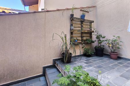 Casa à venda com 95m², 2 quartos e 2 vagasQuintal