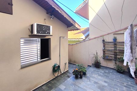 Casa à venda com 95m², 2 quartos e 2 vagasQuintal