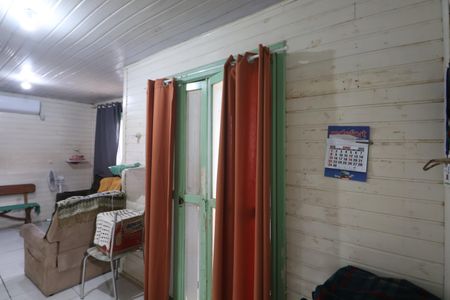 Casa à venda com 100m², 4 quartos e 2 vagasSala