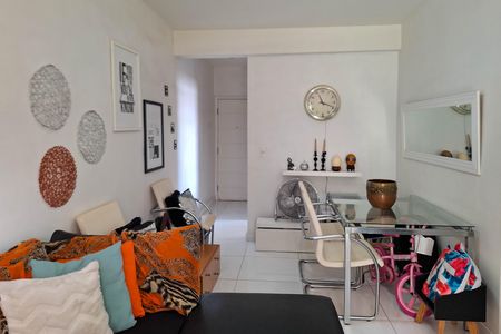 Apartamento à venda com 70m², 3 quartos e 1 vaga Apartamento à venda com 70m², 3 quartos e 1 vagaSala