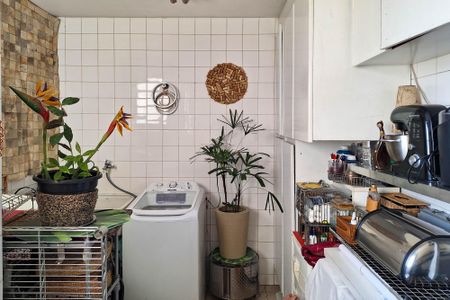 Apartamento à venda com 70m², 3 quartos e 1 vaga Apartamento à venda com 70m², 3 quartos e 1 vagaÁrea de Serviço