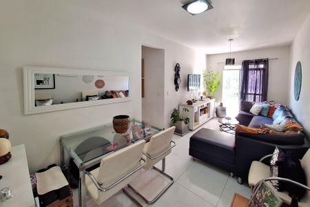 Apartamento à venda com 70m², 3 quartos e 1 vaga Apartamento à venda com 70m², 3 quartos e 1 vagaSala