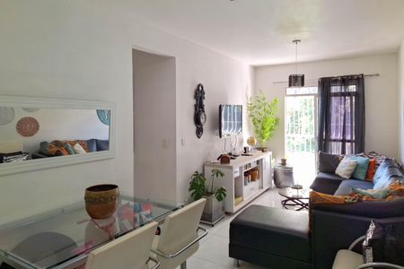Apartamento à venda com 70m², 3 quartos e 1 vaga Apartamento à venda com 70m², 3 quartos e 1 vagaSala