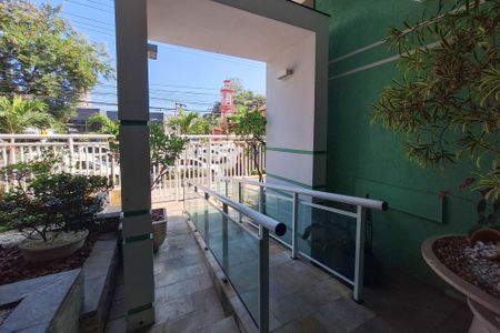 Apartamento à venda com 70m², 3 quartos e 1 vaga Apartamento à venda com 70m², 3 quartos e 1 vagaFachada