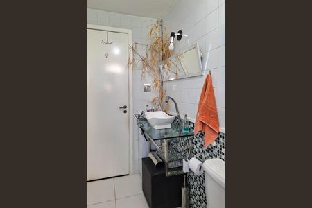 Apartamento à venda com 70m², 3 quartos e 1 vaga Apartamento à venda com 70m², 3 quartos e 1 vagaBanheiro Social