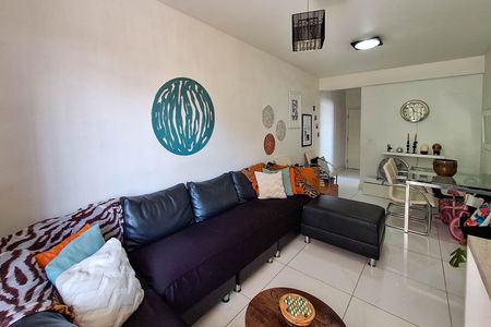 Apartamento à venda com 70m², 3 quartos e 1 vaga Apartamento à venda com 70m², 3 quartos e 1 vagaSala