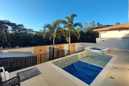 Casa de condomínio à venda com 340m², 4 quartos e 4 vagas Casa de condomínio à venda com 340m², 4 quartos e 4 vagasQuintal - Piscina