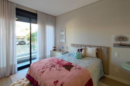 Casa de condomínio à venda com 340m², 4 quartos e 4 vagas Casa de condomínio à venda com 340m², 4 quartos e 4 vagasQuarto Suíte