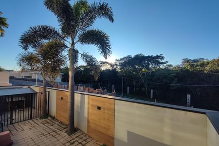 Casa de condomínio à venda com 340m², 4 quartos e 4 vagas Casa de condomínio à venda com 340m², 4 quartos e 4 vagasQuintal - Piscina