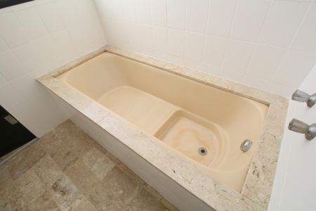 Apartamento para alugar com 285m², 3 quartos e 4 vagasBanheiro Social 2