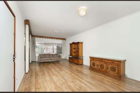 Casa para alugar com 300m², 3 quartos e 2 vagasSala