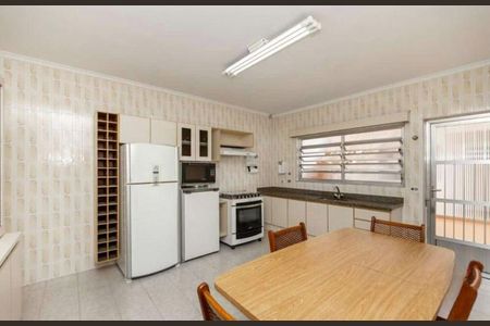 Casa para alugar com 300m², 3 quartos e 2 vagasCozinha