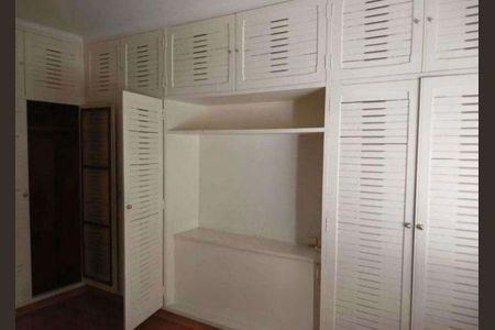 Casa para alugar com 300m², 2 quartos e 2 vagas Casa para alugar com 300m², 2 quartos e 2 vagasQuarto