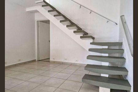 Casa para alugar com 260m², 2 quartos e 2 vagas Casa para alugar com 260m², 2 quartos e 2 vagasSala