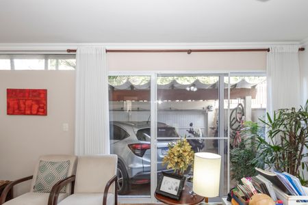 Casa à venda com 156m², 3 quartos e 2 vagasSala