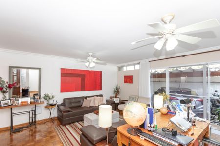 Casa à venda com 156m², 3 quartos e 2 vagasSala