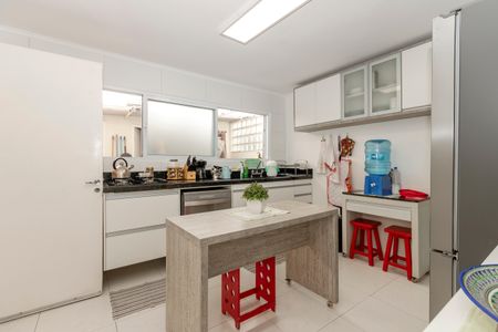 Casa à venda com 156m², 3 quartos e 2 vagasCozinha