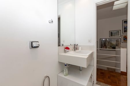 Casa à venda com 156m², 3 quartos e 2 vagasBanheiro Social