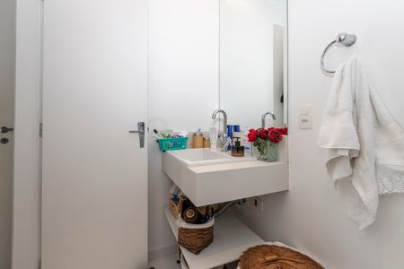 Casa à venda com 156m², 3 quartos e 2 vagasBanheiro da Suíte