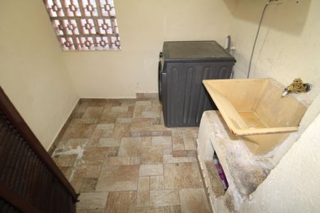 Casa à venda com 300m², 2 quartos e 2 vagasÁrea de Serviço