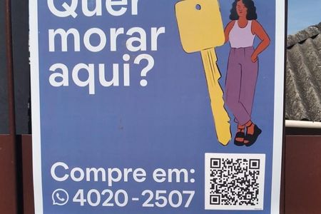 Casa à venda com 300m², 2 quartos e 2 vagas Casa à venda com 300m², 2 quartos e 2 vagasFachada