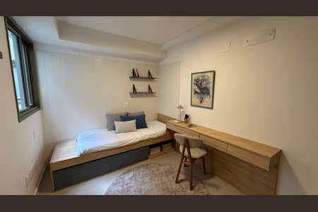 Apartamento à venda com 265m², 4 quartos e 2 vagas Apartamento à venda com 265m², 4 quartos e 2 vagasQuarto