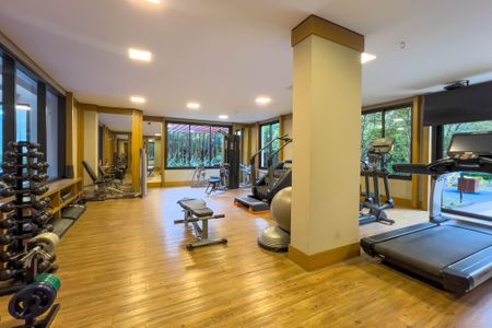 Apartamento à venda com 267m², 4 quartos e 4 vagas Apartamento à venda com 267m², 4 quartos e 4 vagasÁrea comum - Academia