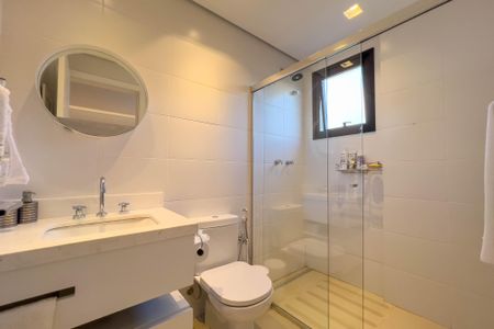 Apartamento à venda com 267m², 4 quartos e 4 vagas Apartamento à venda com 267m², 4 quartos e 4 vagasBanheiro do quarto 3