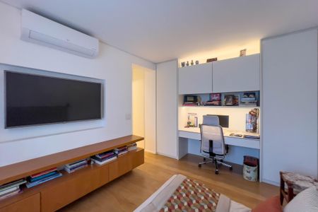 Apartamento à venda com 267m², 4 quartos e 4 vagas Apartamento à venda com 267m², 4 quartos e 4 vagasQuarto 2