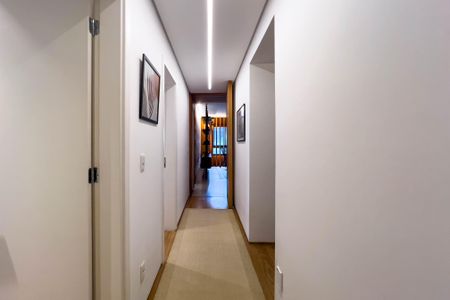 Apartamento à venda com 267m², 4 quartos e 4 vagas Apartamento à venda com 267m², 4 quartos e 4 vagasCorredor