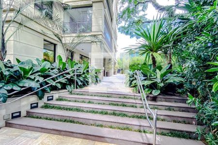 Apartamento à venda com 267m², 4 quartos e 4 vagas Apartamento à venda com 267m², 4 quartos e 4 vagasÁrea comum - Entrada