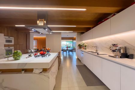 Apartamento à venda com 267m², 4 quartos e 4 vagas Apartamento à venda com 267m², 4 quartos e 4 vagasCozinha