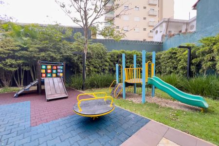 Apartamento à venda com 267m², 4 quartos e 4 vagas Apartamento à venda com 267m², 4 quartos e 4 vagasÁrea comum - Playground