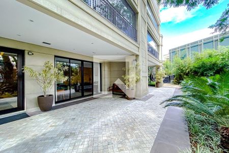 Apartamento à venda com 267m², 4 quartos e 4 vagas Apartamento à venda com 267m², 4 quartos e 4 vagasÁrea comum - Entrada