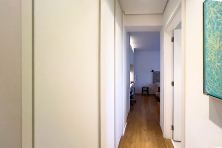 Apartamento à venda com 267m², 4 quartos e 4 vagas Apartamento à venda com 267m², 4 quartos e 4 vagasCorredor