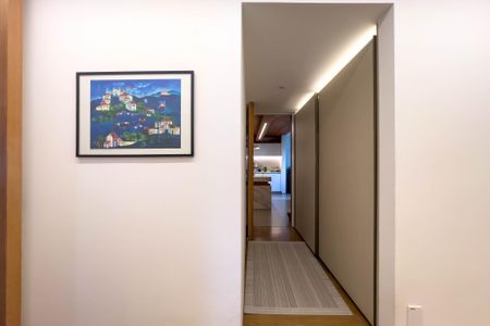 Apartamento à venda com 267m², 4 quartos e 4 vagas Apartamento à venda com 267m², 4 quartos e 4 vagasCorredor