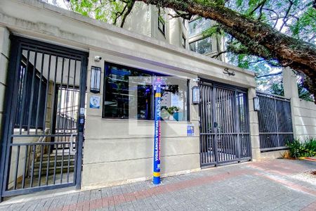 Apartamento à venda com 267m², 4 quartos e 4 vagas Apartamento à venda com 267m², 4 quartos e 4 vagasFachada