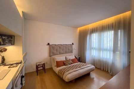 Apartamento à venda com 267m², 4 quartos e 4 vagas Apartamento à venda com 267m², 4 quartos e 4 vagasQuarto 2