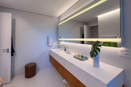 Apartamento à venda com 267m², 4 quartos e 4 vagas Apartamento à venda com 267m², 4 quartos e 4 vagasBanheiro do quarto 1