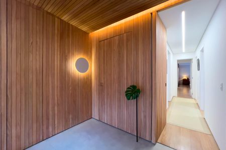 Apartamento à venda com 267m², 4 quartos e 4 vagas Apartamento à venda com 267m², 4 quartos e 4 vagasCorredor