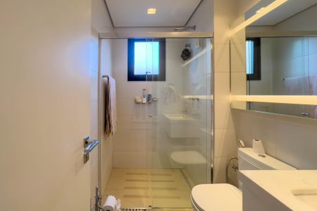 Apartamento à venda com 267m², 4 quartos e 4 vagas Apartamento à venda com 267m², 4 quartos e 4 vagasBanheiro do quarto 2