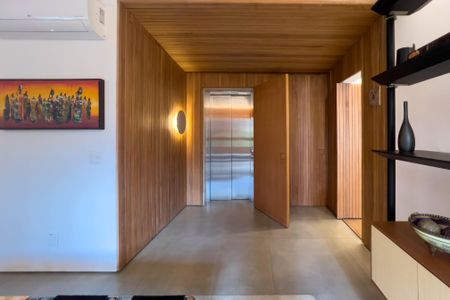 Apartamento à venda com 267m², 4 quartos e 4 vagas Apartamento à venda com 267m², 4 quartos e 4 vagasSala