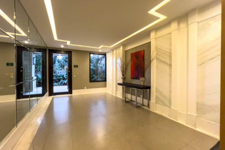 Apartamento à venda com 267m², 4 quartos e 4 vagas Apartamento à venda com 267m², 4 quartos e 4 vagasÁrea comum - Hall de entrada