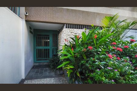 Apartamento à venda com 149m², 3 quartos e 1 vaga Apartamento à venda com 149m², 3 quartos e 1 vagaFachada e portaria