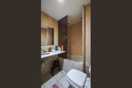 Apartamento à venda com 149m², 3 quartos e 1 vaga Apartamento à venda com 149m², 3 quartos e 1 vagaBanheiro da Suíte