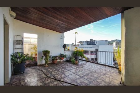 Apartamento à venda com 149m², 3 quartos e 1 vaga Apartamento à venda com 149m², 3 quartos e 1 vagaTerraço