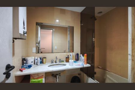 Apartamento à venda com 149m², 3 quartos e 1 vaga Apartamento à venda com 149m², 3 quartos e 1 vagaBanheiro da Suíte